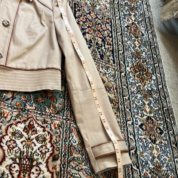 Fun beige and tan White House black market bomber jacket - Picture 12 of 15